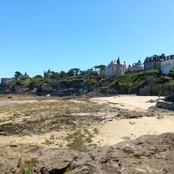 Dinard.