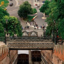 Aufzug auf den Palastberg