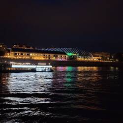 “bálna”, whale, shopping mall