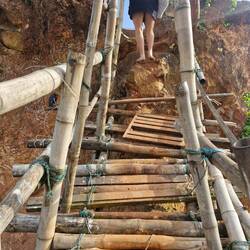 Dodgy bridge if ever I saw one, lol, so we let Rochelle go first 😂