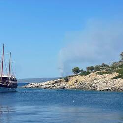 Feuer auf Sithonia - Sicht von der Schildkröteninsel