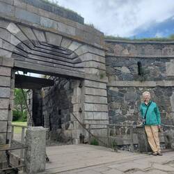 The Queen preparing to enter the King's Gate.