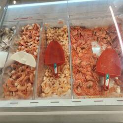 Beim Einkaufen im Supermarkt entdeckt