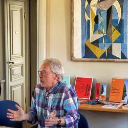 Atemlos lauschen wir dem spannenden Storytelling von Henning Melber