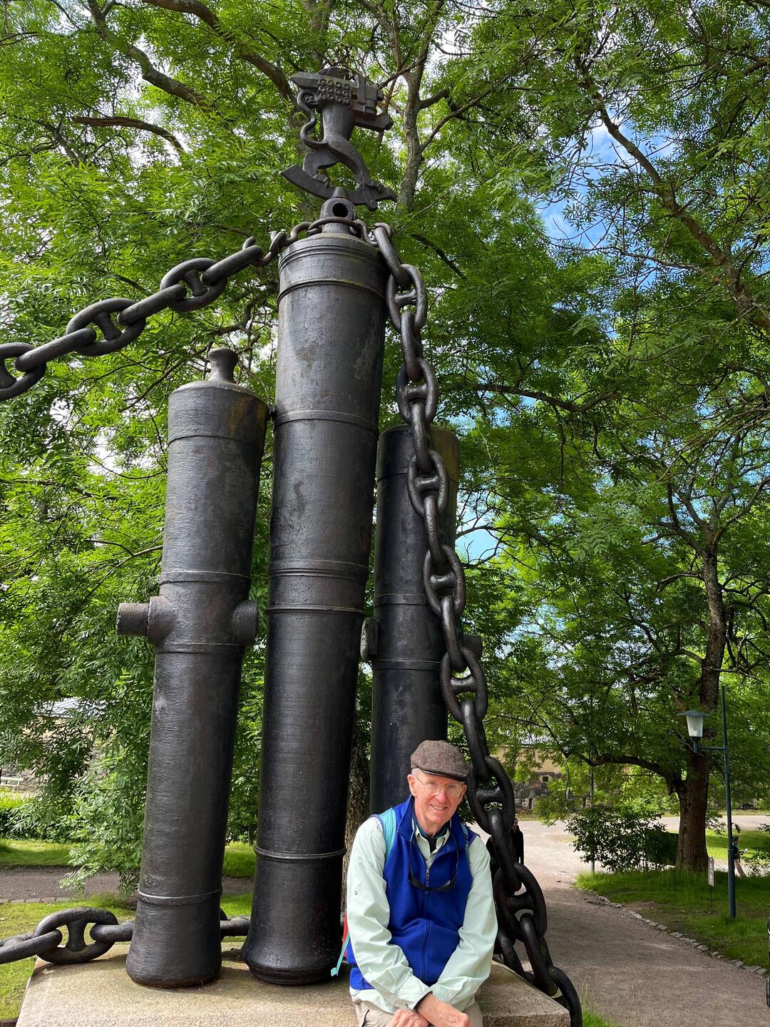 Interestingly, the church in the fort was surrounded by an anchor chain interspersed with cannon.