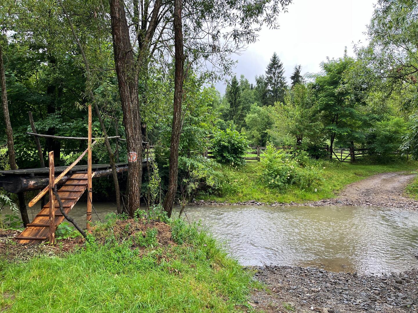 abenteuerliche Brücke - gut das sie da ist!