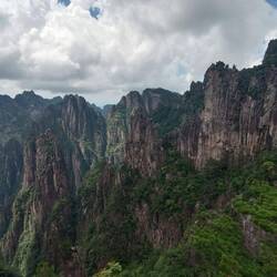 Les paysages en haut valent le coup! Pics acérés !