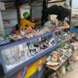 Arusha Mineral Market. Mineralien und Schmuck