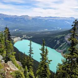 ... und Blick über den Pass zum Lake Louise