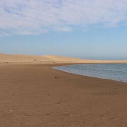 Es geht am Morgen eine Runde zu Fuß durch die Dünen...