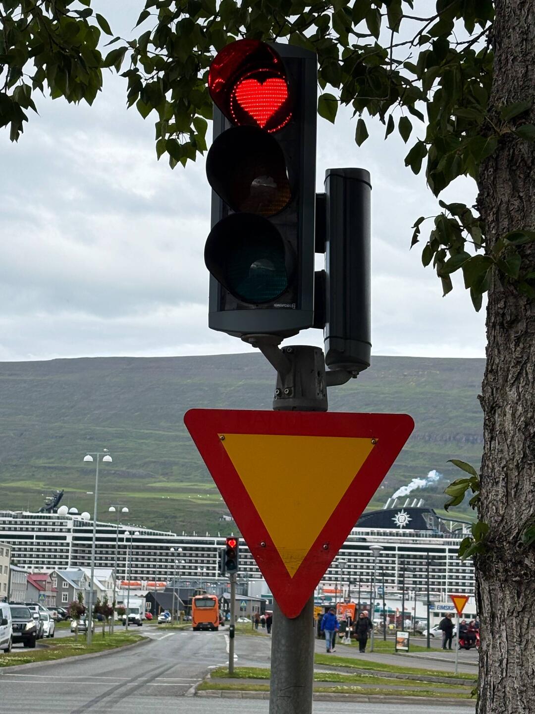 Rote Herzen auf den Ampeln, süß