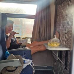 Rochelle is sampling fried egg rice from a cracker, no forks 😂