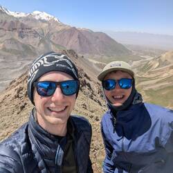 Im Hintergrund das Base-Camp