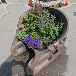 Eine schöne Verwendung für alte Baggerschaufeln