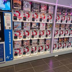 Gacha Automaten gibt es auch hier :)