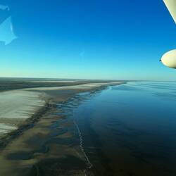Eastern edge of Lake Eyre - with water.