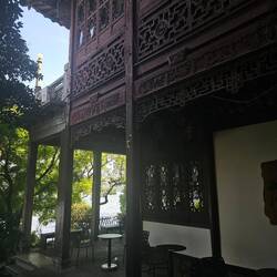 Salon de thé du XVIIe tout en bois !