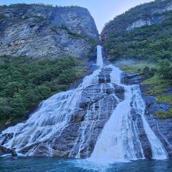 Der Freier, der gerne eine der 7 Schwestern heiraten wollte
