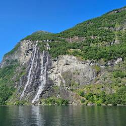 Die 7 Schwestern die nie Heirateten.