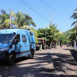 Santa Maria Mizata. Free camping next to the beach.