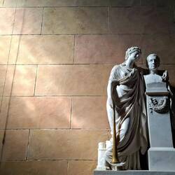 Ook in de Basiliek mag ik gratis binnen. Het licht valt magisch binnen.