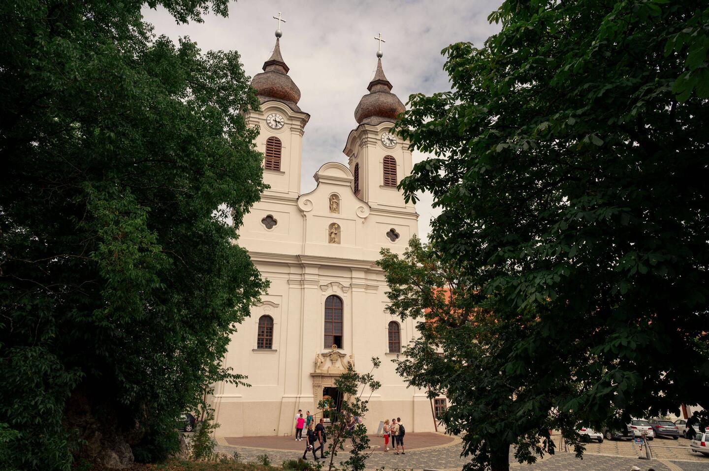 Abtei Tihanyi Bencés Apátság | Benediktinerkloster