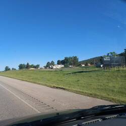 Da stehen die Amis drauf, kein Schatten und direkt an der Interstate, wie kann man da Campen.