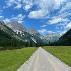 Immer weiter ins Tal hinein