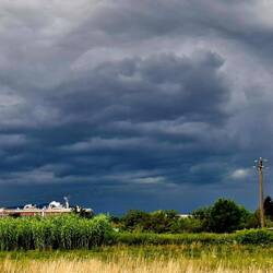 Het wordt menens. Straks klettert het.