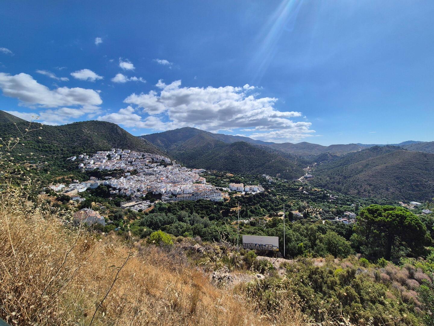 Erster Stop auf dem Weg nach Ronda ist der kleine Ort Ojen