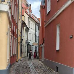 Die schmale Gasse