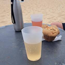 Erstmal an der Strandbar ein Weinchen gönnen
