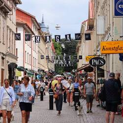 Die Haga Nygata als Touristenattraktion.