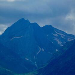 Closer view of Tuc Aneto (3,404m)