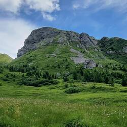 ... und altes Felsenfort mit Schussöffnungen.
