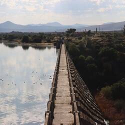 Am Staudamm von Graff-Reinert vorbei...