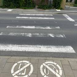 Hinweise "Handy Nutzer freundlich" angebracht