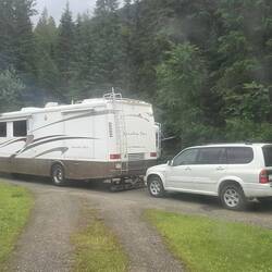 Große Camper brauchen natürlich noch ein extra Auto 😳