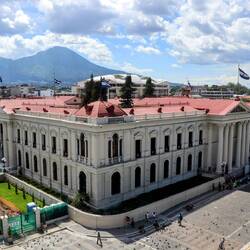 Palacio National seen from National Library.