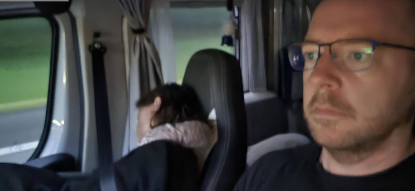 Für manche ist 4Uhr doch zu früh😁