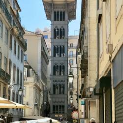 Tim Burtonesque elevator