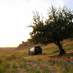 Schlafplatz überhalb des Flusses