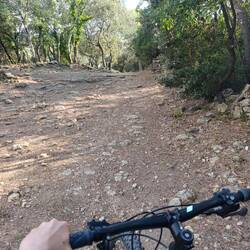 Der "Radweg" bei den Ruinen 😳 (Oma Breseke und ihr E-Bike?)