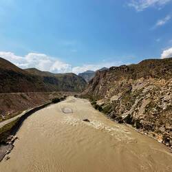 Blick in die Schlucht, da fahren wir rein