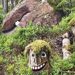 Troll mit Frisur (und Troll-Dino)