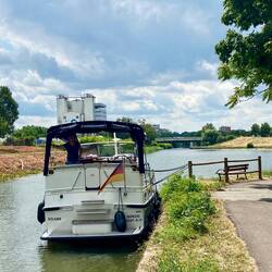 Parken für den Gas-Einkauf am Stadtrand von Nancy