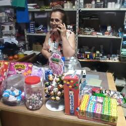 ... lud uns gleich auf den in der Wasserflasche versteckten Raki ein 😅!