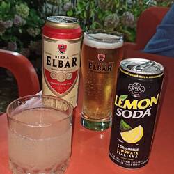 Und den Rest des Abends verbrachten wir mit und bei den netten Lokalbesitzern um die Ecke.