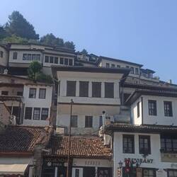 Abschied von den schönen Häusern und Weiterfahrt