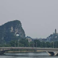 Zoom : Autre éléphant visible depuis le sommet de la colline de l'éléphant (vous suivez ^^ ?)